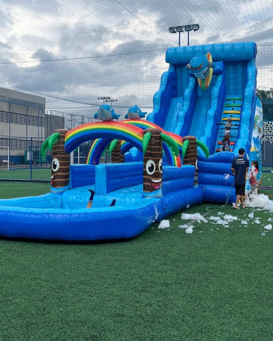 Tobogã Shark com piscina inflável